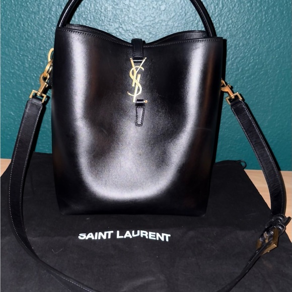 Saint Laurent Shiny Black Leather Le 37 Bucket Bag - Picture 3 of 6